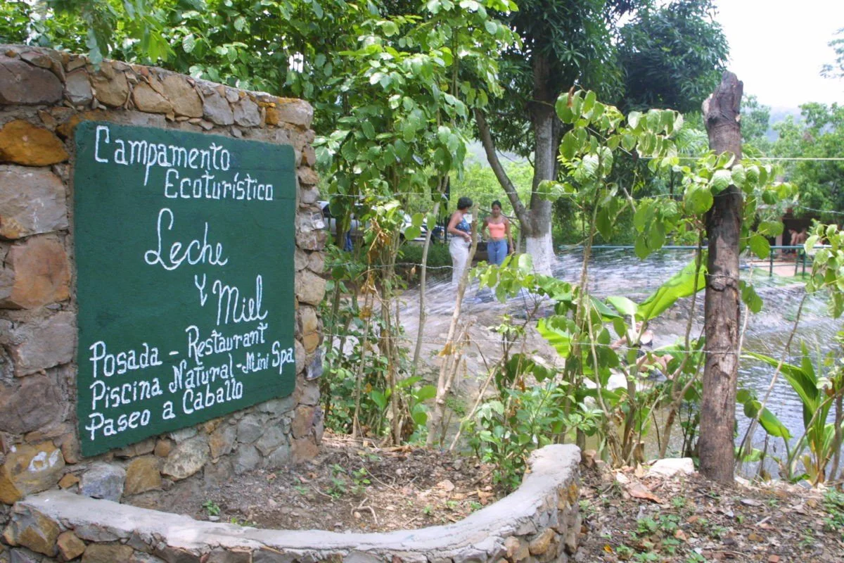 Venezuela – Estado de Anzoategui – Leche y Miel